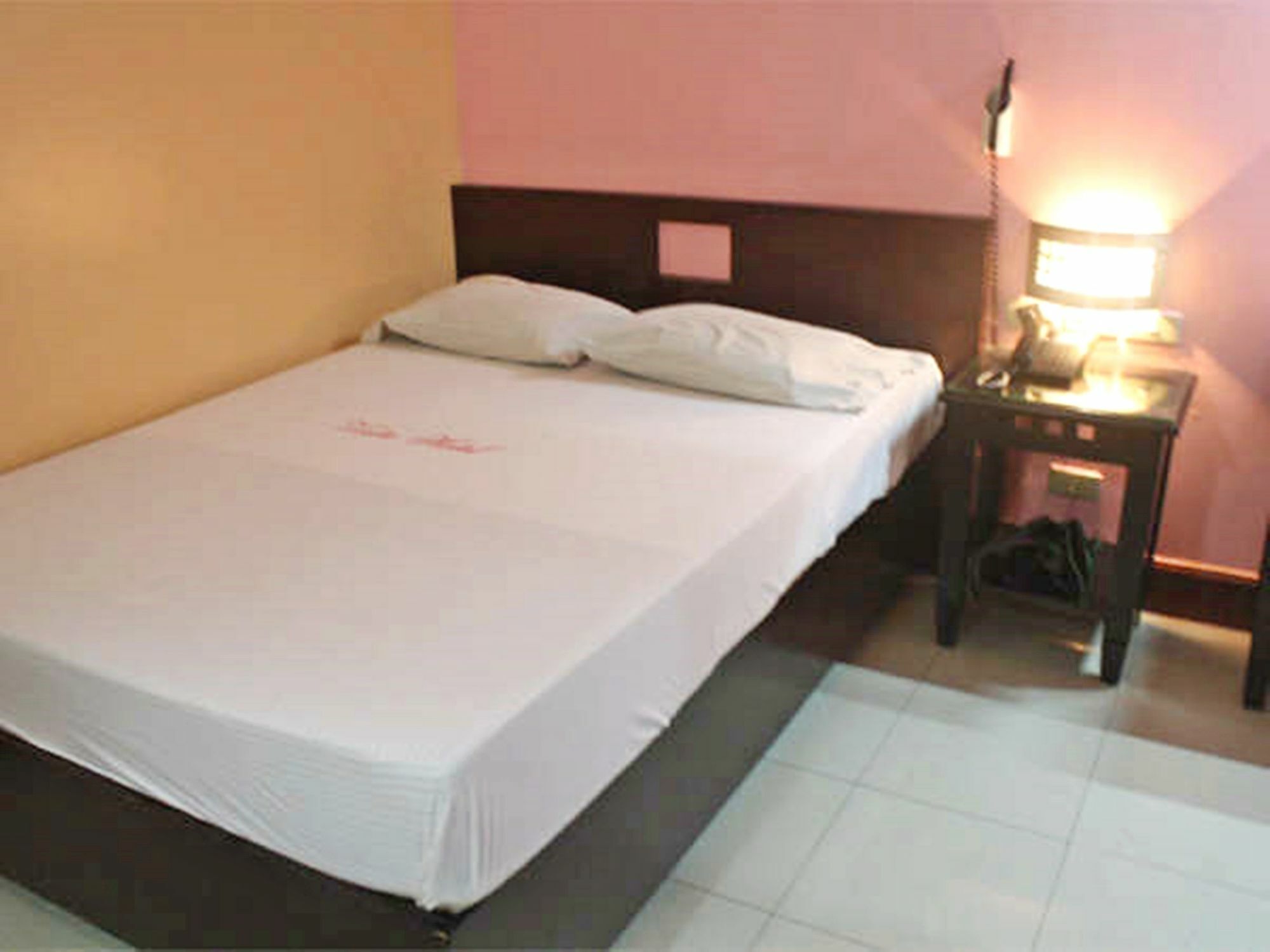 Vista Apartelle Makati City Luaran gambar