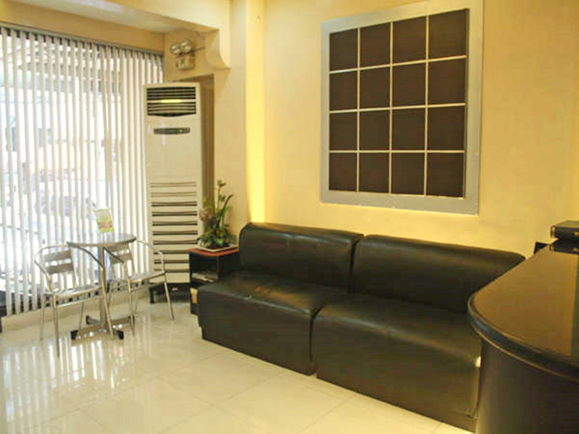 Vista Apartelle Makati City Luaran gambar
